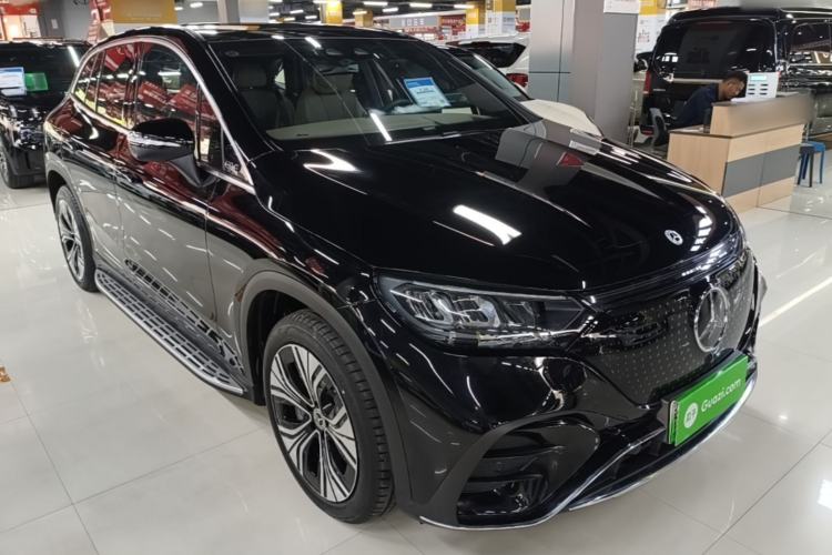 Used Mercedes-Benz EQE SUV 2024 500 4MATIC Luxury Edition Front Right 45 Deg
