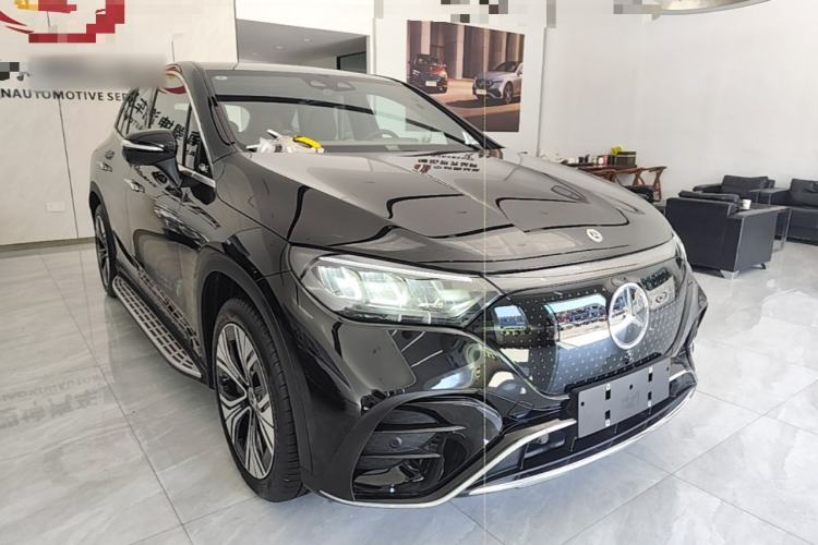 Used Mercedes-Benz EQE SUV 2024 500 4MATIC Luxury Edition Front Right 45 Deg