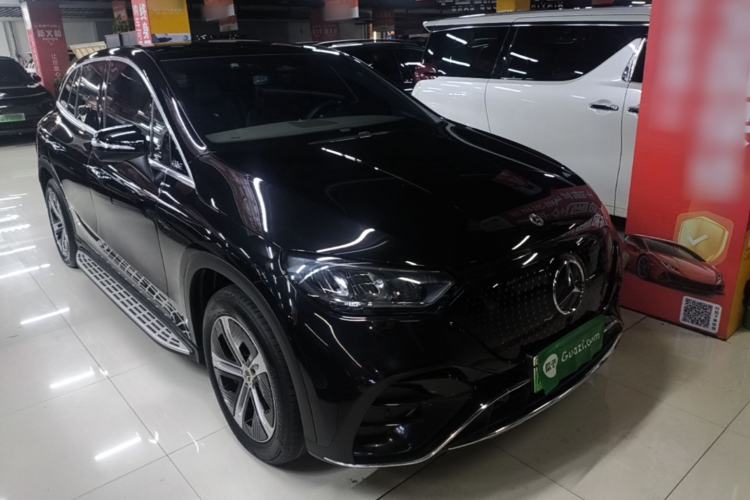 Used Mercedes-Benz EQE SUV 2024 500 4MATIC Pioneer Edition Front Right 45 Deg
