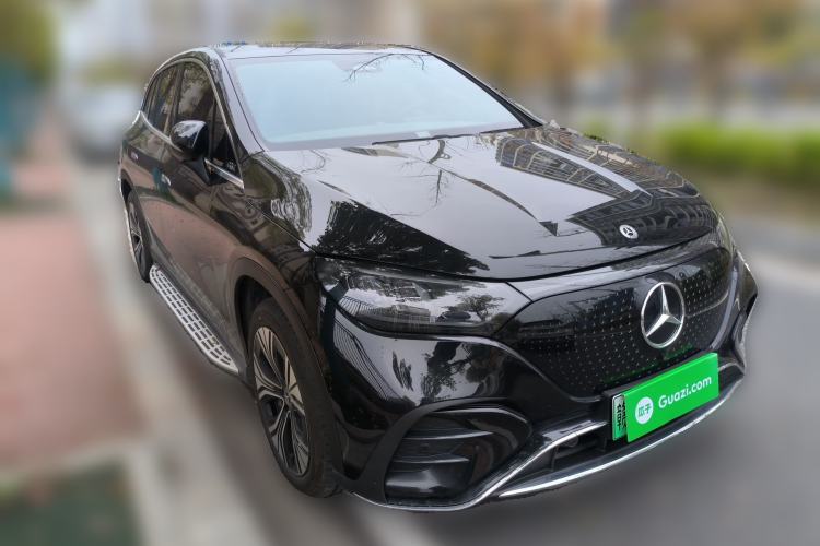 Used Mercedes-Benz EQE SUV 2024 500 4MATIC Pioneer Edition Front Right 45 Deg