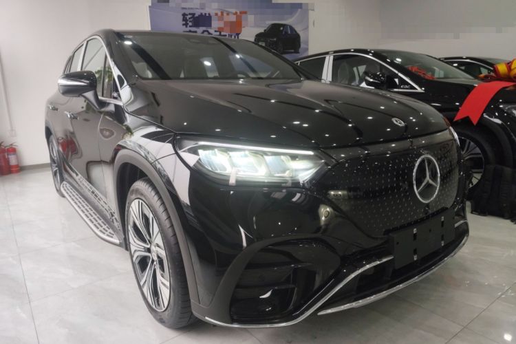Used Mercedes-Benz EQE SUV 2024 500 4MATIC Luxury Edition Front Right 45 Deg
