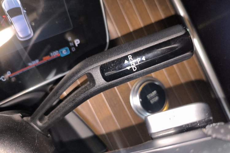 Used Mercedes-Benz EQE SUV 2024 500 4MATIC Luxury Edition Gear Lever