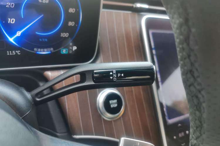 Used Mercedes-Benz EQE SUV 2024 350 4MATIC Luxury Edition Gear Lever