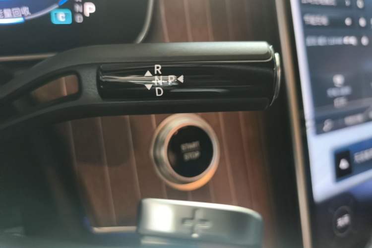 Used Mercedes-Benz EQE SUV 2024 500 4MATIC Luxury Edition Gear Lever