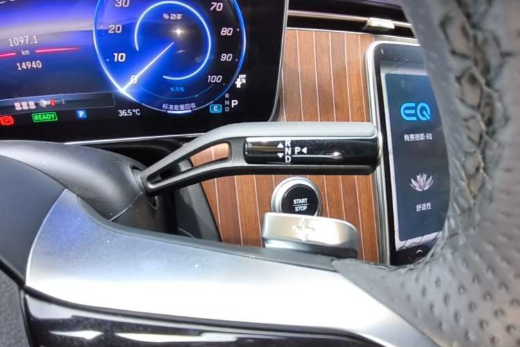 Used Mercedes-Benz EQE SUV 2024 500 4MATIC Luxury Edition Gear Lever