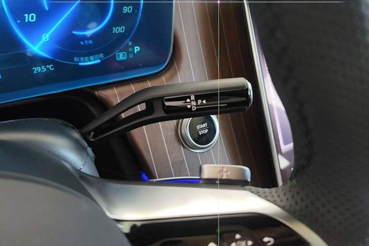 Used Mercedes-Benz EQE SUV 2024 500 4MATIC Pioneer Edition Gear Lever