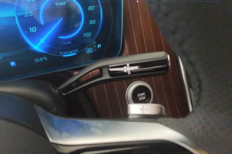 Used Mercedes-Benz EQE SUV 2024 500 4MATIC Luxury Edition Gear Lever