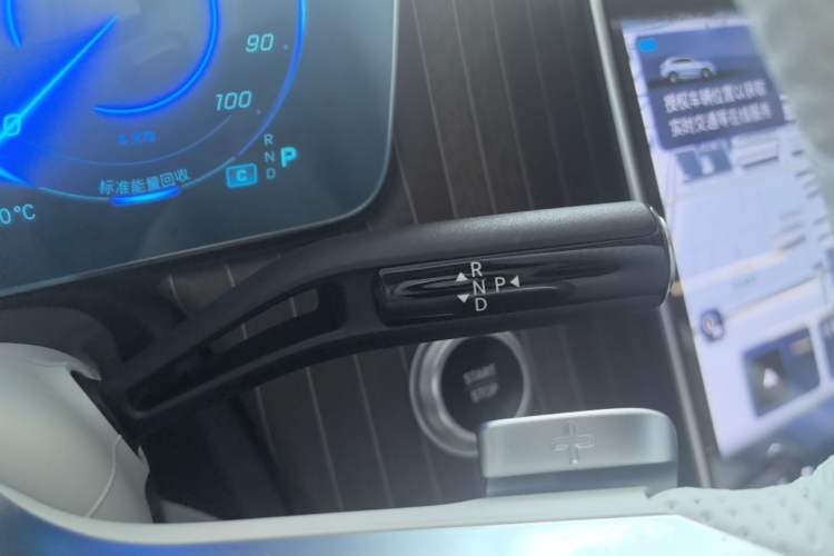 Used Mercedes-Benz EQE SUV 2024 500 4MATIC Pioneer Edition Gear Lever
