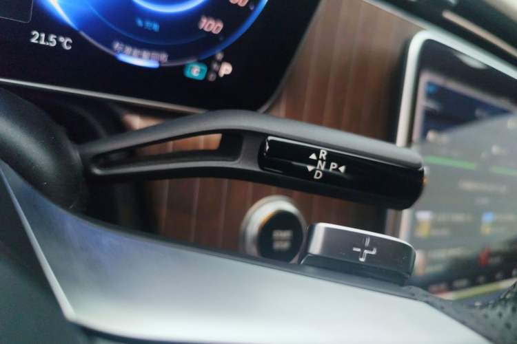 Used Mercedes-Benz EQE SUV 2024 500 4MATIC Gear Lever