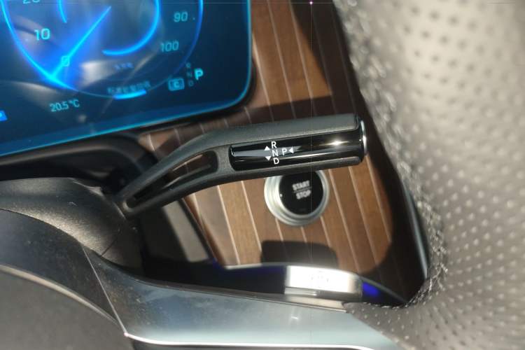 Used Mercedes-Benz EQE SUV 2024 500 4MATIC Luxury Edition Gear Lever