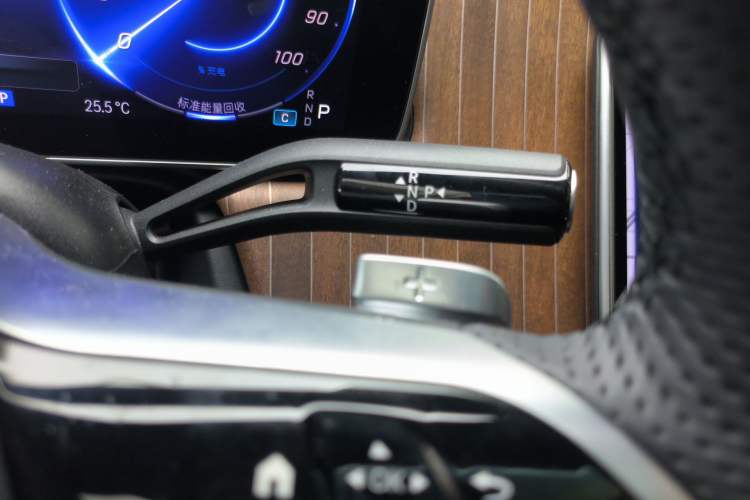 Used Mercedes-Benz EQE SUV 2024 500 4MATIC Pioneer Edition Gear Lever