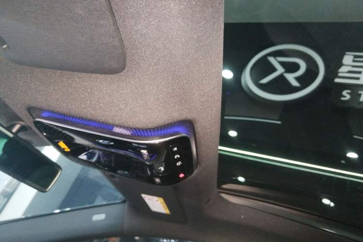 Used Mercedes-Benz EQE SUV 2024 500 4MATIC Luxury Edition Headliner