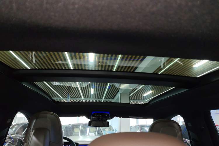 Used Mercedes-Benz EQE SUV 2024 500 4MATIC Pioneer Edition Headliner