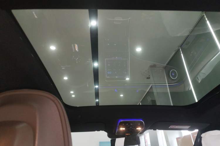 Used Mercedes-Benz EQE SUV 2024 500 4MATIC Luxury Edition Headliner