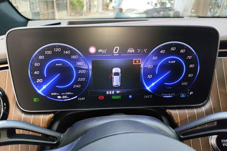 Used Mercedes-Benz EQE SUV 2024 500 4MATIC Luxury Edition Instrument Cluster