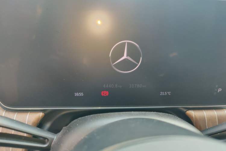 Used Mercedes-Benz EQE SUV 2024 500 4MATIC Luxury Edition Instrument Cluster