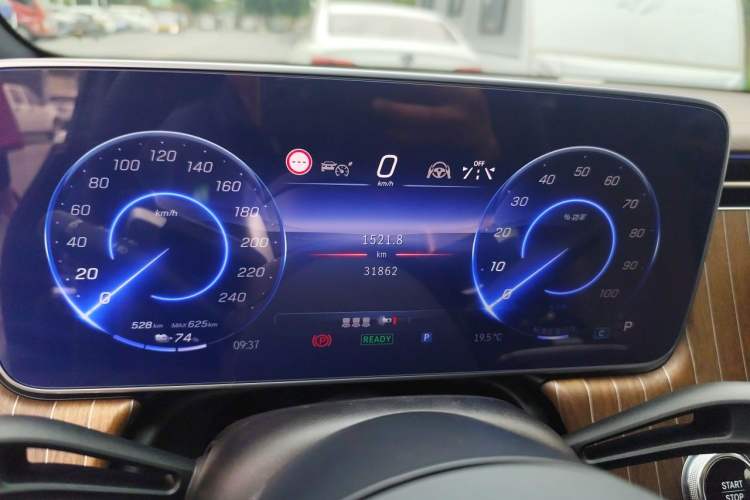 Used Mercedes-Benz EQE SUV 2024 500 4MATIC Luxury Edition Instrument Cluster