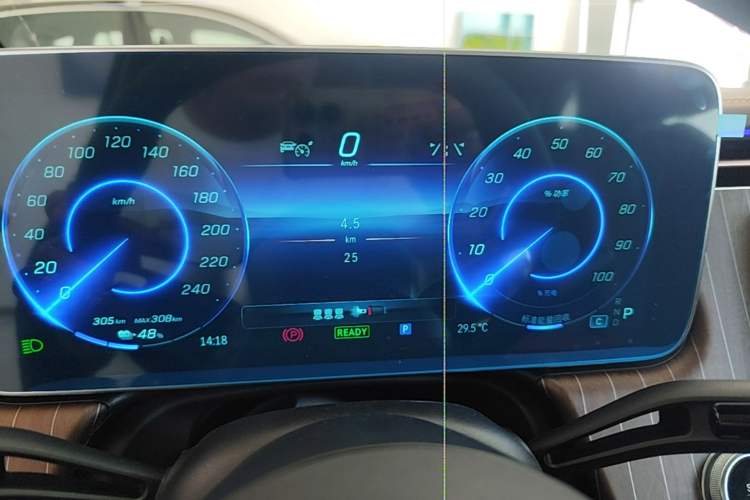 Used Mercedes-Benz EQE SUV 2024 500 4MATIC Pioneer Edition Instrument Cluster