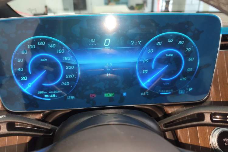 Used Mercedes-Benz EQE SUV 2024 500 4MATIC Pioneer Edition Instrument Cluster