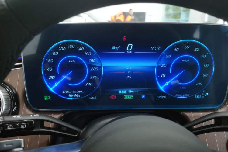 Used Mercedes-Benz EQE SUV 2024 500 4MATIC Pioneer Edition Instrument Cluster