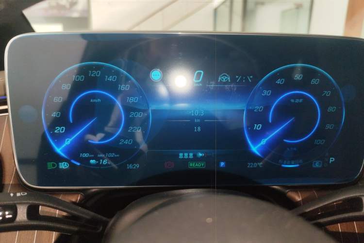 Used Mercedes-Benz EQE SUV 2024 500 4MATIC Luxury Edition Instrument Cluster