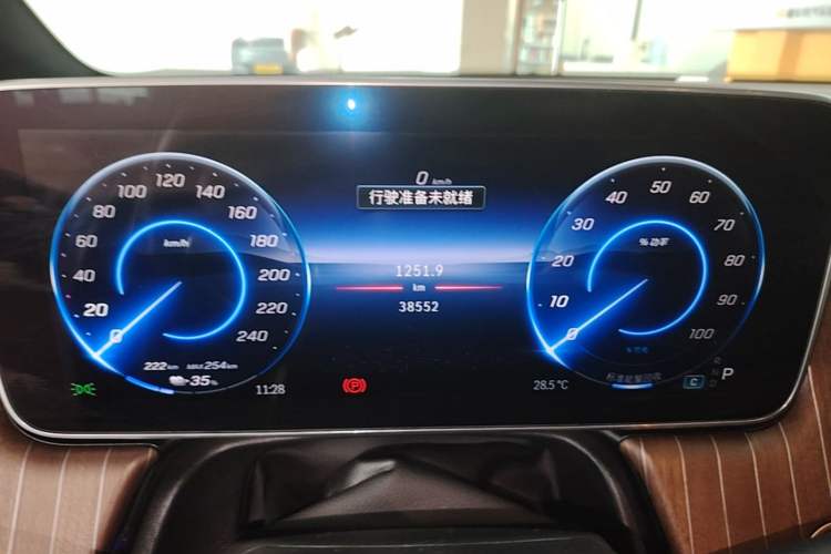 Used Mercedes-Benz EQE SUV 2024 500 4MATIC Pioneer Edition Instrument Cluster