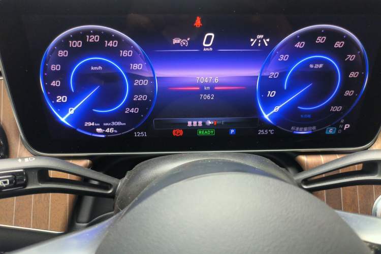 Used Mercedes-Benz EQE SUV 2024 500 4MATIC Pioneer Edition Instrument Cluster