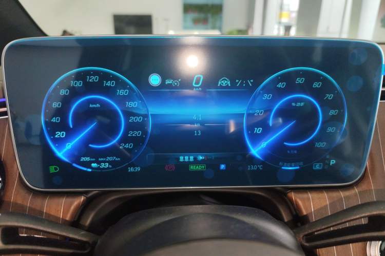Used Mercedes-Benz EQE SUV 2024 500 4MATIC Luxury Edition Instrument Cluster