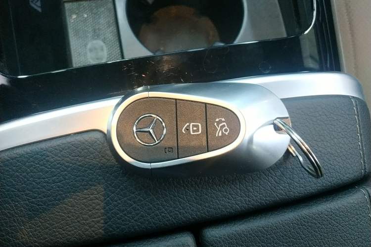 Used Mercedes-Benz EQE SUV 2024 500 4MATIC Luxury Edition Interior 1