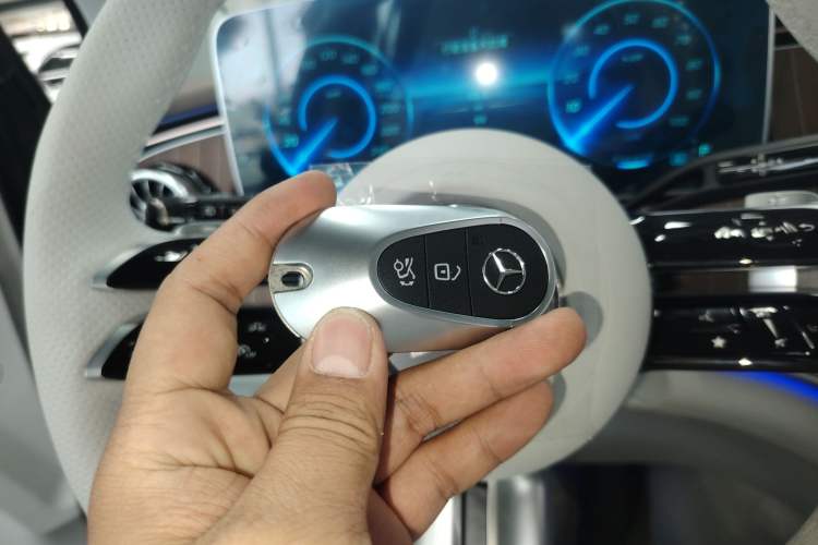 Used Mercedes-Benz EQE SUV 2024 500 4MATIC Luxury Edition Interior 1