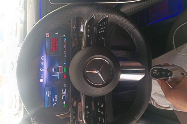 Used Mercedes-Benz EQE SUV 2024 500 4MATIC Luxury Edition Interior 1