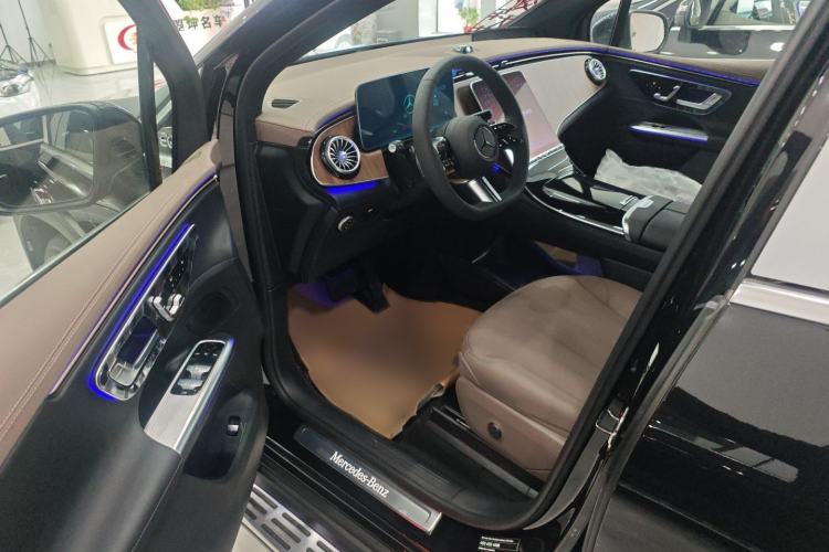 Used Mercedes-Benz EQE SUV 2024 500 4MATIC Pioneer Edition Interior 1