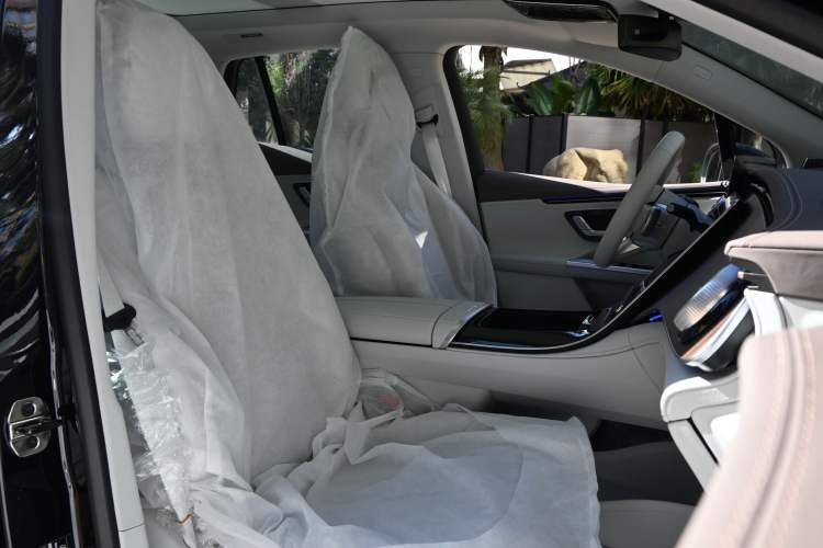 Used Mercedes-Benz EQE SUV 2024 500 4MATIC Luxury Edition Interior 12
