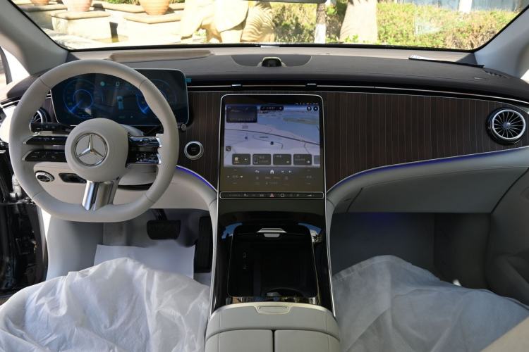 Used Mercedes-Benz EQE SUV 2024 500 4MATIC Luxury Edition Interior 7