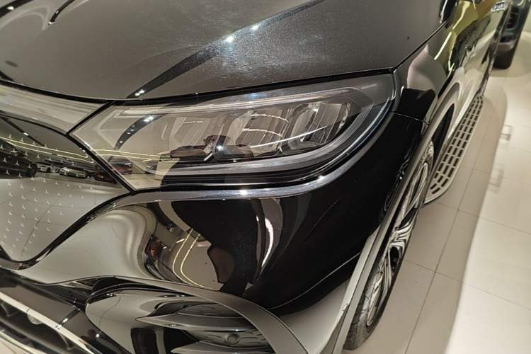Used Mercedes-Benz EQE SUV 2024 500 4MATIC Luxury Edition Left Front Headlight