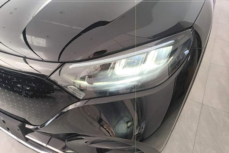 Used Mercedes-Benz EQE SUV 2024 500 4MATIC Luxury Edition Left Front Headlight