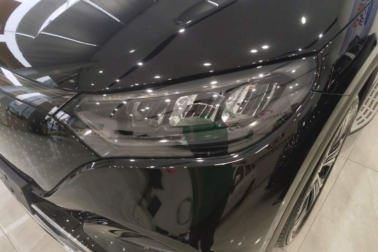 Used Mercedes-Benz EQE SUV 2024 500 4MATIC Pioneer Edition Left Front Headlight