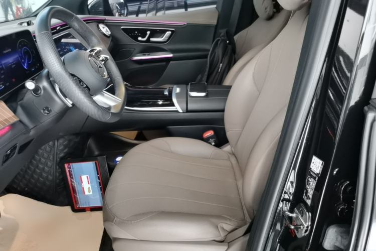 Used Mercedes-Benz EQE SUV 2024 500 4MATIC Pioneer Edition Left Front Seat