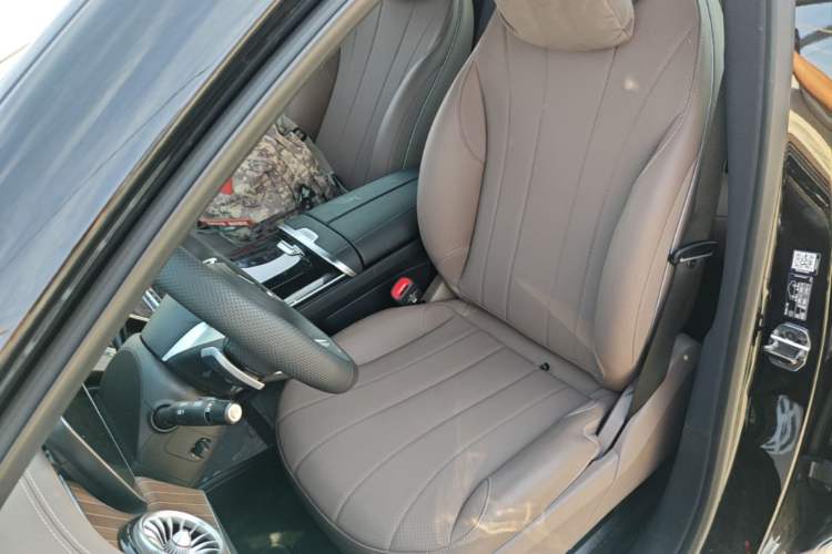Used Mercedes-Benz EQE SUV 2024 500 4MATIC Luxury Edition Left Front Seat
