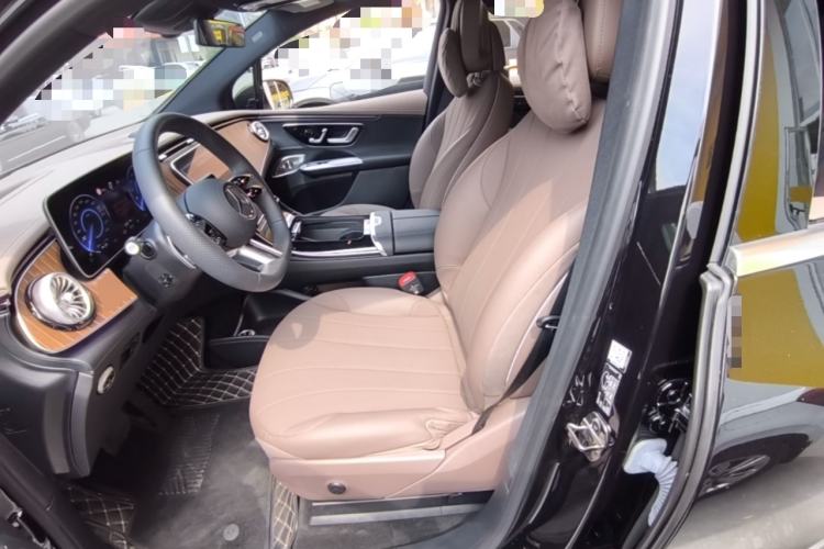 Used Mercedes-Benz EQE SUV 2024 500 4MATIC Luxury Edition Left Front Seat