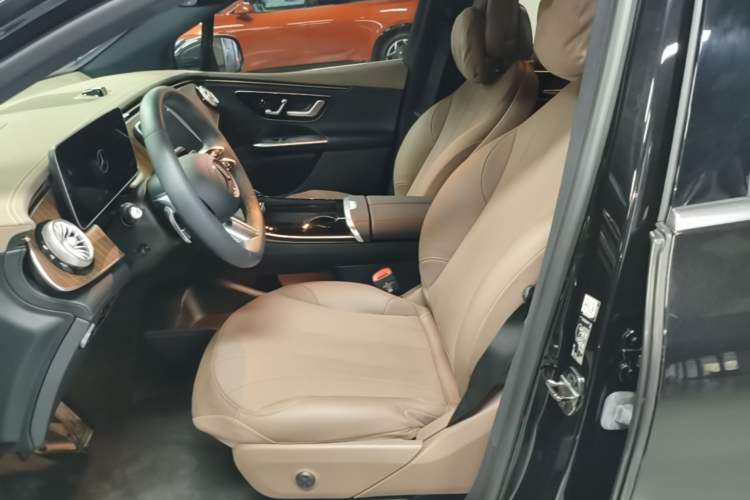 Used Mercedes-Benz EQE SUV 2024 500 4MATIC Left Front Seat
