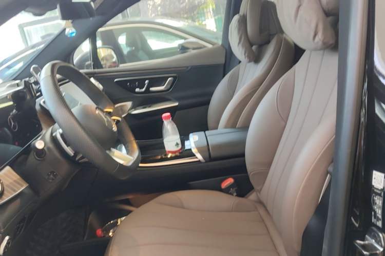 Used Mercedes-Benz EQE SUV 2024 500 4MATIC Luxury Edition Left Front Seat