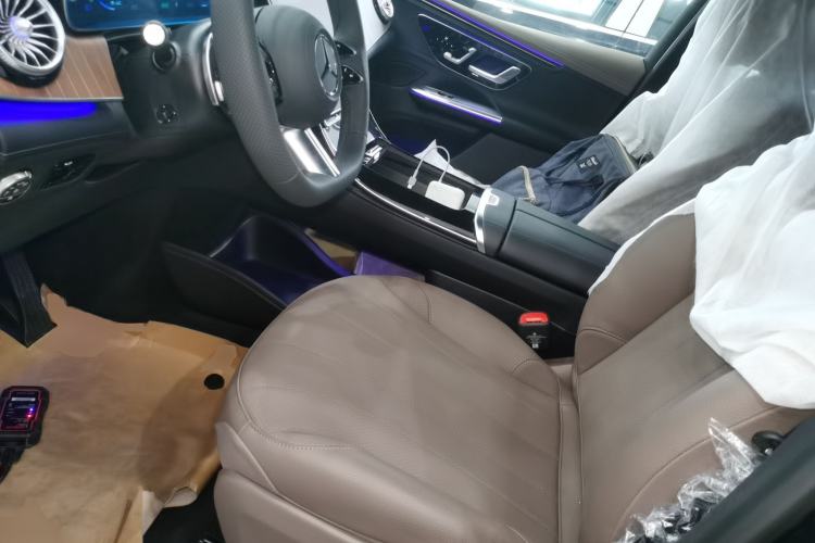Used Mercedes-Benz EQE SUV 2024 500 4MATIC Pioneer Edition Left Front Seat