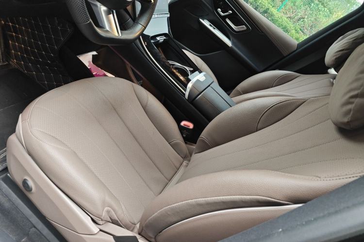Used Mercedes-Benz EQE SUV 2024 500 4MATIC Pioneer Edition Left Front Seat