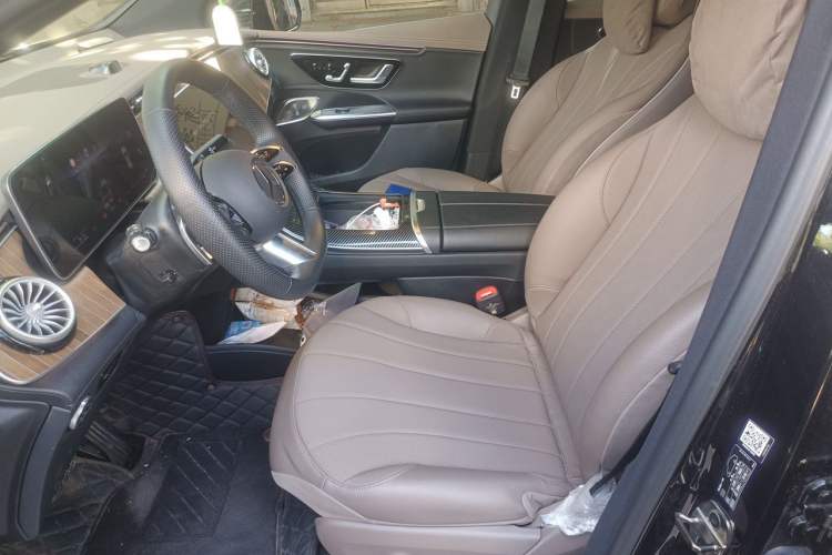 Used Mercedes-Benz EQE SUV 2024 500 4MATIC Luxury Edition Left Front Seat