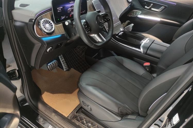 Used Mercedes-Benz EQE SUV 2024 500 4MATIC Luxury Edition Left Front Seat