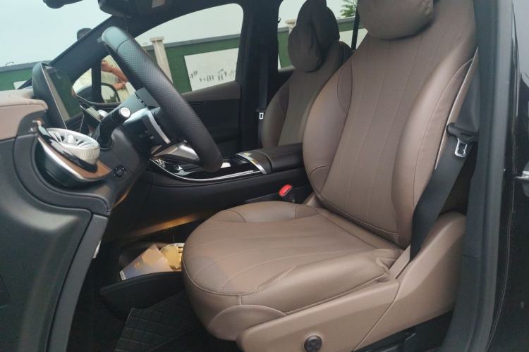 Used Mercedes-Benz EQE SUV 2024 500 4MATIC Left Front Seat