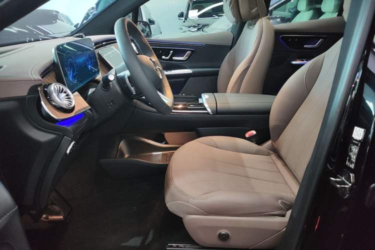 Used Mercedes-Benz EQE SUV 2024 500 4MATIC Left Front Seat