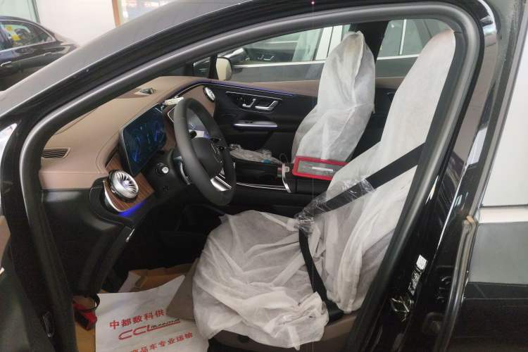 Used Mercedes-Benz EQE SUV 2024 500 4MATIC Luxury Edition Left Front Seat