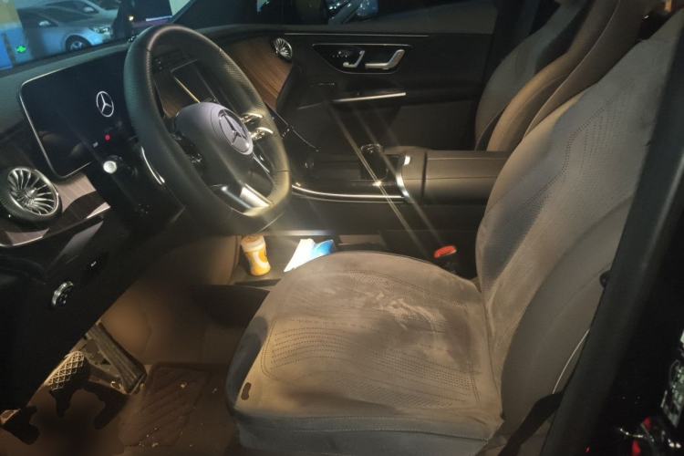 Used Mercedes-Benz EQE SUV 2024 500 4MATIC Pioneer Edition Left Front Seat